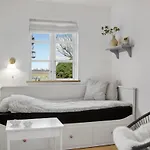 Cozy In With Kitchen بيت للعطل *